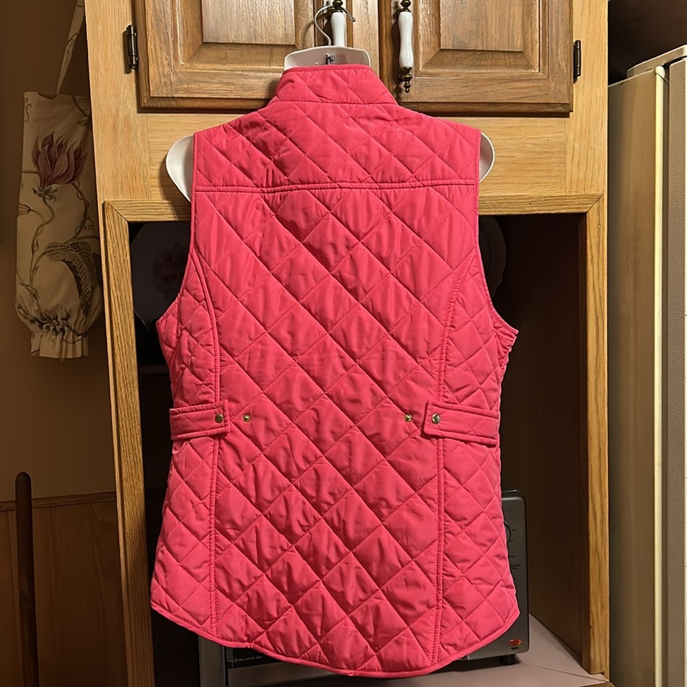 Women’s Crown & Ivy Hot Pink Zip front and zip pockets Gold hardware Medium NWOT - Picture 2 of 10